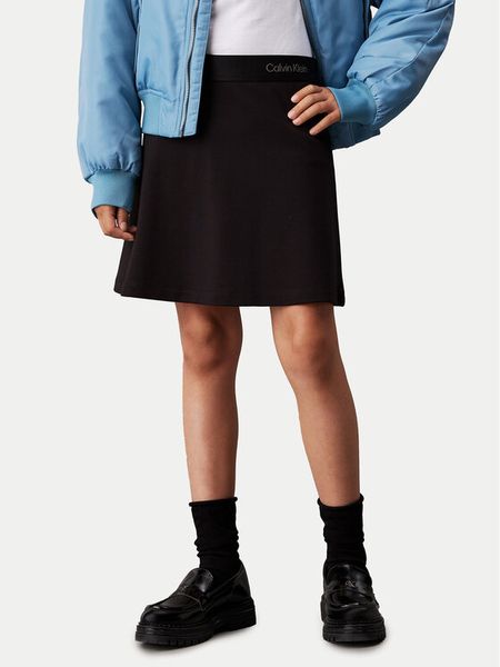 Calvin Klein Jeans Spódnica Logo Tape IG0IG02784 M Czarny Regular Fit. Czarne spodnie dziewczęce Calvin Klein Jeans, z jeansu. Za 129.99 zł.