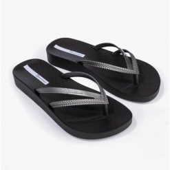 Japonki damskie Ipanema Bossa Soft V. Czarne klapki damskie Ipanema, bez wzorów, bez obcasa. Za 99.00 zł.