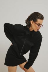 Krótka marynarka na zamek w kolorze TOTALLY BLACK - FRANKIE-M/L. Czarne marynarki i żakiety damskie Marsala, l, bez wzorów, z bawełny, eleganckie. Za 599.90 zł.
