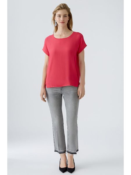 Oui Koszulka w kolorze czerwonym rozmiar: 34. Czerwone bluzki damskie Oui, bez wzorów, z wiskozy, bez kołnierzyka, bez ramiączek. Za 69.75 zł.