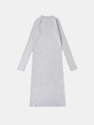 Prążkowana sukienka swetrowa - szary. Szare sukienki damskie Sinsay, l, bez wzorów, prążkowane, sportowe, bez kołnierzyka, bez ramiączek, sportowe. Za 59.99 zł.