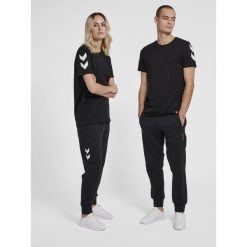 Koszulka Hummel hmlLEGACY chevron. Czarne t-shirty sportowe męskie HUMMEL, m, bez ramiączek, do piłki nożnej. Za 72.00 zł.