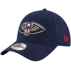 Czapka z daszkiem New Era NBA New Orleans Pelicans. Białe czapki z daszkiem damskie New Era, bez wzorów, z poliesteru. Za 167.50 zł.