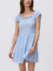 Ażurowa sukienka mini - jasnoniebieski. Niebieskie sukienki damskie Reserved, l, w ażurowe wzory, z dzianiny, bez kołnierzyka, bez ramiączek, mini. Za 99.99 zł.