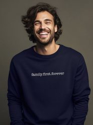WOOOP Bluza "Family First Forever" w kolorze granatowym rozmiar: XS. Niebieskie bluzy bez kaptura męskie Wooop, xs, z bawełny. Za 57.60 zł.