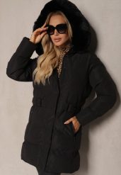 Czarna Pikowana Kurtka Taliowana z Odpinanym Kapturem i Futerkiem Raithia. Czarne kurtki damskie Renee, l, z aplikacjami, z dzianiny. Za 229.99 zł.
