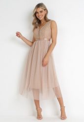Ciemnobeżowa Rozkloszowana Sukienka Tiulowa z Koronką Celila. Brązowe sukienki damskie Born2be, na co dzień, m, z aplikacjami, z koronki, eleganckie, bez kołnierzyka, bez ramiączek, midi, rozkloszowane. W wyprzedaży za 151.99 zł.