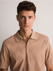 Koszulka polo regular ze wzorem - beżowy. Brązowe koszulki polo męskie Reserved, l, bez wzorów, z bawełny, bez ramiączek. W wyprzedaży za 69.99 zł.