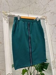 Zielona dresowa spódnica Bea na gumce OSTATNIE SZTUKI PLUS SIZE XXL. Zielone spódniczki damskie Moda Size Plus Iwanek, l, z aplikacjami, z bawełny, eleganckie, plus size, midi. W wyprzedaży za 49.90 zł.