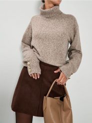 Golf ze zdrobieniami na rękawach - brązowy. Brązowe golfy damskie Sinsay, l, bez wzorów, bez ramiączek. Za 69.99 zł.