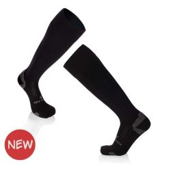 Skarpety piłkarskie 3/4 długości – czarne. Czarne skarpetki męskie TRY TO FLY, bez wzorów. W wyprzedaży za 67.01 zł.