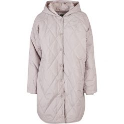 Kurtka parka damska z kapturem Urban Classics Oversized Diamond Quilted. Szare kurtki damskie Urban Classics, na zimę, bez wzorów, z kapturem. Za 380.00 zł.