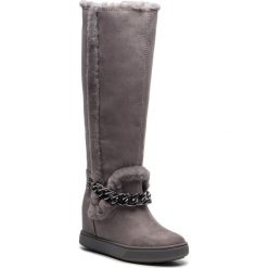 Kozaki GUESS - FLFSH4 ESU11 DGREY. Szare kozaki damskie Guess, z futra, przed kolano, bez obcasa, na obcasie. W wyprzedaży za 389.00 zł.