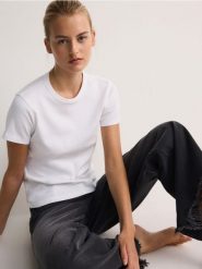 T-shirt HEAVY COTTON - biały. Białe t-shirty damskie Reserved, l, bez wzorów, z bawełny, bez kołnierzyka. W wyprzedaży za 29.99 zł.