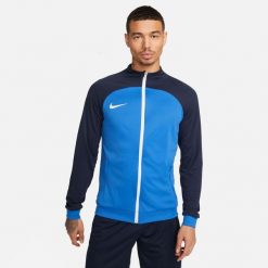 Bluza treningowa męska Nike K12890. Białe bluzy bez kaptura męskie Nike, bez wzorów, sportowe, bez kołnierzyka, bez ramiączek. Za 278.00 zł.