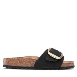 Klapki Birkenstock. Czarne klapki damskie Birkenstock, bez wzorów, bez obcasa. Za 499.99 zł.
