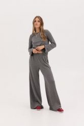 SPODNIE AMBER CIEMNO SZARE M - Flawless. Szare spodnie materiałowe damskie Flawless, bez wzorów, z gumy, klasyczne. Za 255.00 zł.