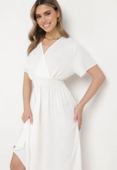 Biała Sukienka Długa o Rozkloszowanym Fasonie z Kopertowym Dekoltem Saliusa. Białe sukienki damskie Born2be, na co dzień, l, bez wzorów, eleganckie, bez kołnierzyka, bez ramiączek, maxi, kopertowe. W wyprzedaży za 63.99 zł.