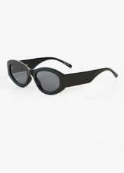 Okulary przeciwsłoneczne typu motyl. Czarne okulary przeciwsłoneczne damskie bonprix, motyl. Za 19.99 zł.