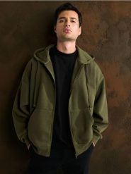 Bluza rozpinana comfort - khaki. Brązowe bluzy z kapturem męskie Sinsay, l. W wyprzedaży za 24.99 zł.