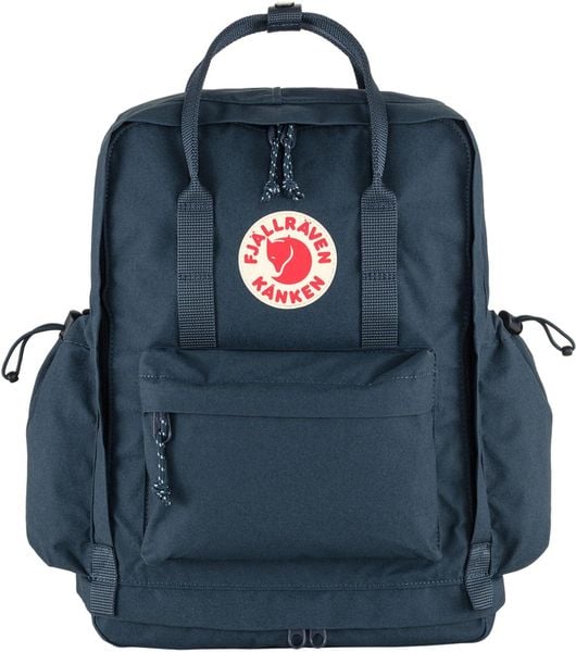 Plecak miejski Fjallraven Kanken Outlong - navy. Niebieskie plecaki damskie Fjällräven, bez wzorów, z materiału. Za 723.10 zł.