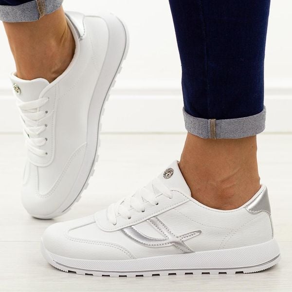 Białe półbuty damskie Potocki 16352. Białe półbuty damskie POTOCKI, bez wzorów, z jeansu, klasyczne, z okrągłym noskiem, bez obcasa, na płaskiej podeszwie. Za 119.00 zł.