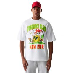Oversized T-shirt New Era Outdoor Graphic. Białe t-shirty damskie New Era, l, bez wzorów, z bawełny, bez kołnierzyka. Za 106.00 zł.