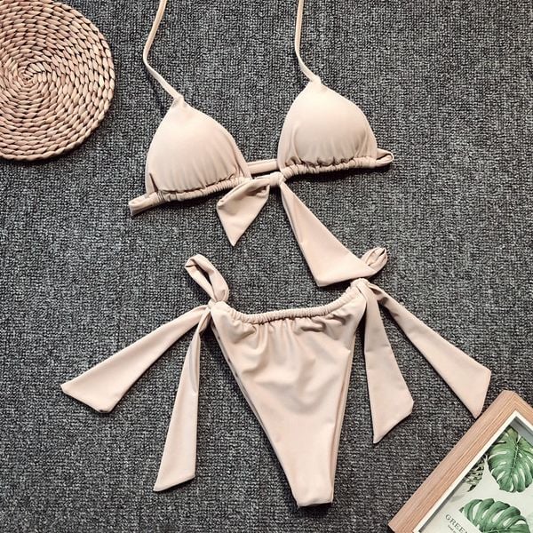 Bikini wiązane z regulacją na lato nad wodę Kelcy. Czarne bikini damskie Intica, bez wzorów. Za 129.00 zł.