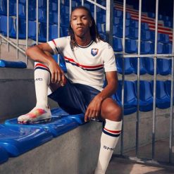 Skarpetki SM Caen Kombat Spark Pro Saint James 2023/24. Białe skarpetki męskie Kappa, bez wzorów, z bawełny. Za 112.50 zł.
