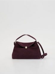 Zamszowa torebka na ramię - mahoniowy. Brązowe torebki klasyczne damskie Reserved, bez wzorów, z zamszu, zamszowe, bez dodatków. Za 399.99 zł.