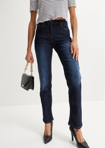 Dżinsy ze stretchem, straight, mid waist. Niebieskie jeansy damskie bonprix. Za 109.99 zł.