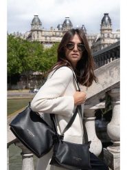 Maison héritage PARIS Skórzana torebka "July" w kolorze czarnym - 33 x 20 x 13 cm rozmiar: onesize. Czarne torebki klasyczne damskie maison héritage PARIS, bez wzorów, z materiału, bez dodatków. Za 252.99 zł.