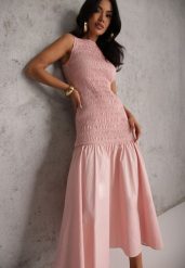 Różowa Sukienka Drop Waist Bez Rękawów Zdobiona Marszczeniem Natinelle. Czerwone sukienki damskie Renee, na lato, m, z aplikacjami, z materiału, klasyczne, bez kołnierzyka, bez ramiączek, maxi. Za 129.99 zł.