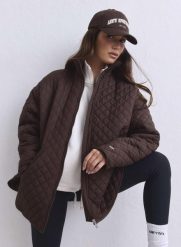 Damska kurtka pikowana, hydrofobowa, oversize czekoladowa. Brązowe kurtki damskie Aim'n, xl, bez wzorów, z materiału, bez kaptura. Za 820.00 zł.