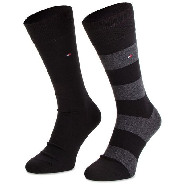 Skarpety długie Tommy Hilfiger. Czarne skarpetki męskie Tommy Hilfiger, bez wzorów. Za 59.99 zł.