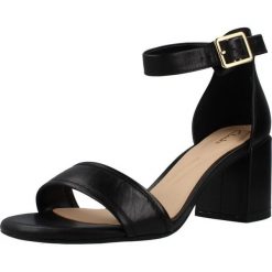 Sandały CLARKS EZORIA MAE Czarny. Czarne sandały damskie Clarks, bez wzorów, z materiału, bez obcasa. Za 220.99 zł.
