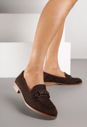 Brązowe Mokasyny Vices z Wkładką ze Skóry Naturalnej Zdobione Łańcuszkiem Delariona. Brązowe mokasyny damskie Renee, z jeansu. Za 64.99 zł.