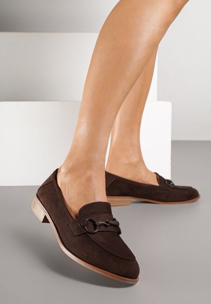 Brązowe Mokasyny Vices z Wkładką ze Skóry Naturalnej Zdobione Łańcuszkiem Delariona. Brązowe mokasyny damskie Renee, z jeansu. Za 64.99 zł.