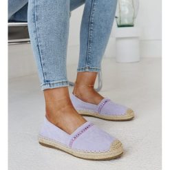 Fioletowe espadryle z cyrkoniami Abia. Fioletowe espadryle damskie bez wzorów, z gumy, bez obcasa. Za 74.48 zł.