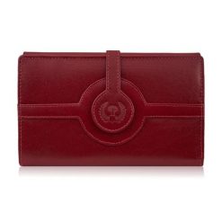 Portfel damski skórzany czerwony duży w orientacji poziomej z RFID Paolo Peruzzi T-134-RD. Czerwone portfele damskie bez wzorów, z materiału. Za 75.65 zł.