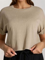 Koszulka boxy - beżowy. Brązowe t-shirty damskie Sinsay, l, bez wzorów, bez kołnierzyka. W wyprzedaży za 22.99 zł.