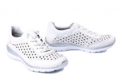 RIEKER L3217-80 white, półbuty damskie. Białe półbuty damskie Rieker, bez wzorów, bez obcasa. Za 349.90 zł.