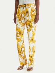 Versace Jeans Couture Spodnie materiałowe 80HAA111 NS756 Biały Regular Fit. Białe jeansy damskie Versace Jeans Couture, bez wzorów, z jeansu. Za 1,769.00 zł.