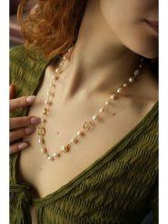 Pierres delicates Pozłacany naszyjnik z perłami - dł. 50 cm rozmiar: onesize. Białe naszyjniki damskie Pierres delicates, pozłacane. Za 166.49 zł.