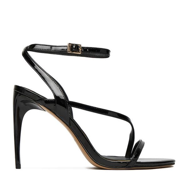 Sandały Eva Minge. Czarne sandały damskie Eva Minge, bez wzorów, bez obcasa. Za 429.99 zł.