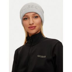 Czapka Guess. Szare czapki zimowe damskie Guess. Za 149.99 zł.
