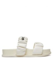 Armani Exchange Klapki XDP062 XV926 00894 Écru. Klapki damskie Armani Exchange, bez wzorów, ze skóry, bez obcasa. Za 609.99 zł.