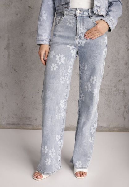 Niebieskie Szerokie Jeansy z Bawełną w Kwiaty Zinnetta. Niebieskie jeansy damskie Renee, z podwyższonym stanem. Za 129.99 zł.