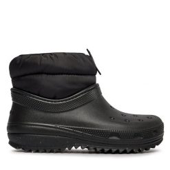 Botki Crocs. Czarne botki damskie Crocs, bez obcasa, na płaskiej podeszwie, bez zapięcia. Za 329.99 zł.