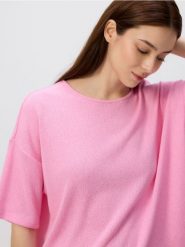 Dzianinowy t-shirt z wiskozą - różowy. Czerwone t-shirty damskie Reserved, l, bez wzorów, z dzianiny, bez kołnierzyka. Za 79.99 zł.